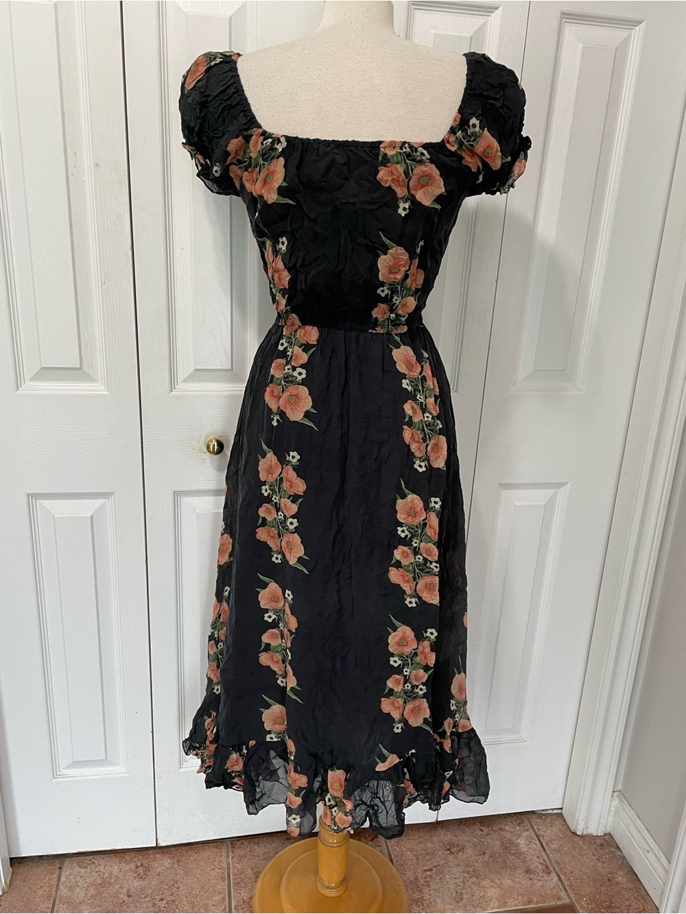 Gorgeous Carolina K Floral 100% Silk Square-Neck Midi Dress.